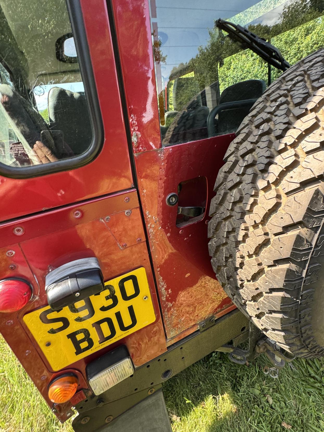 Land Rover Defender 90 2.5 TDi County SUV Diesel Manual SWB (111 bhp)