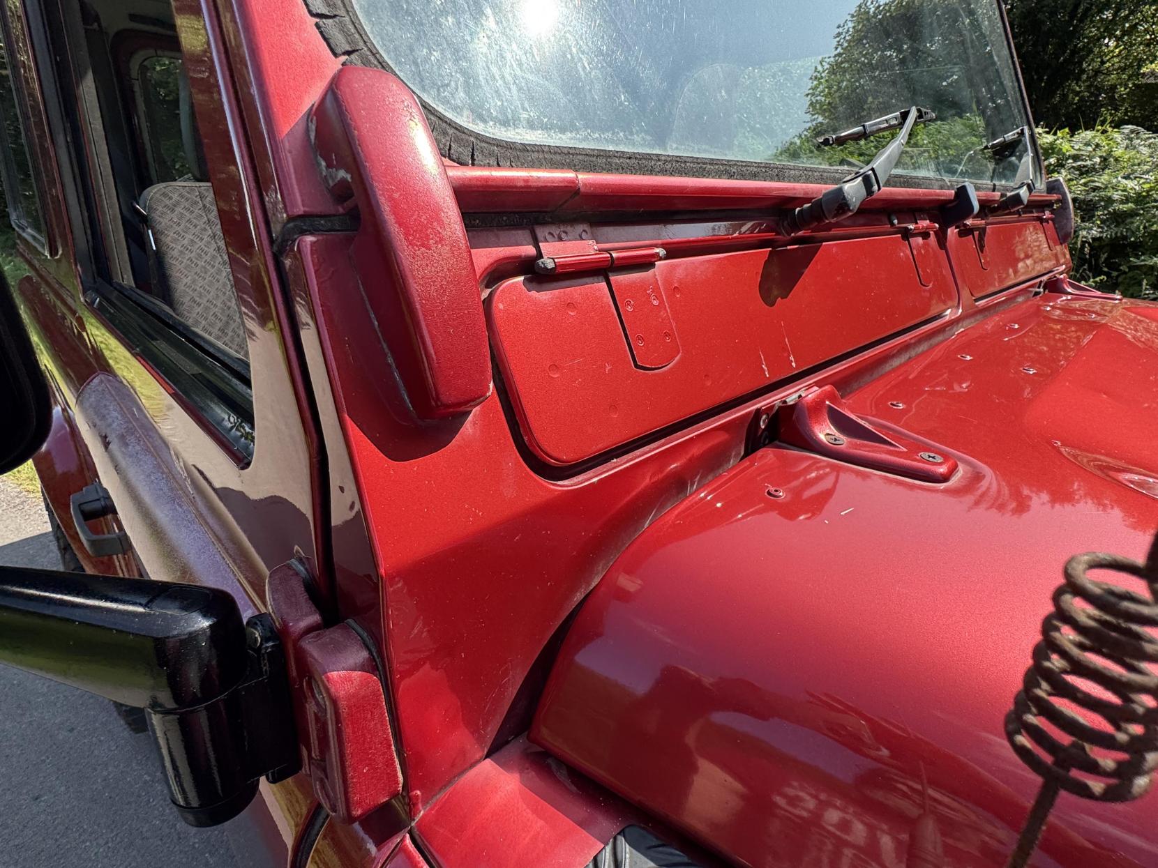 Land Rover Defender 90 2.5 TDi County SUV Diesel Manual SWB (111 bhp)