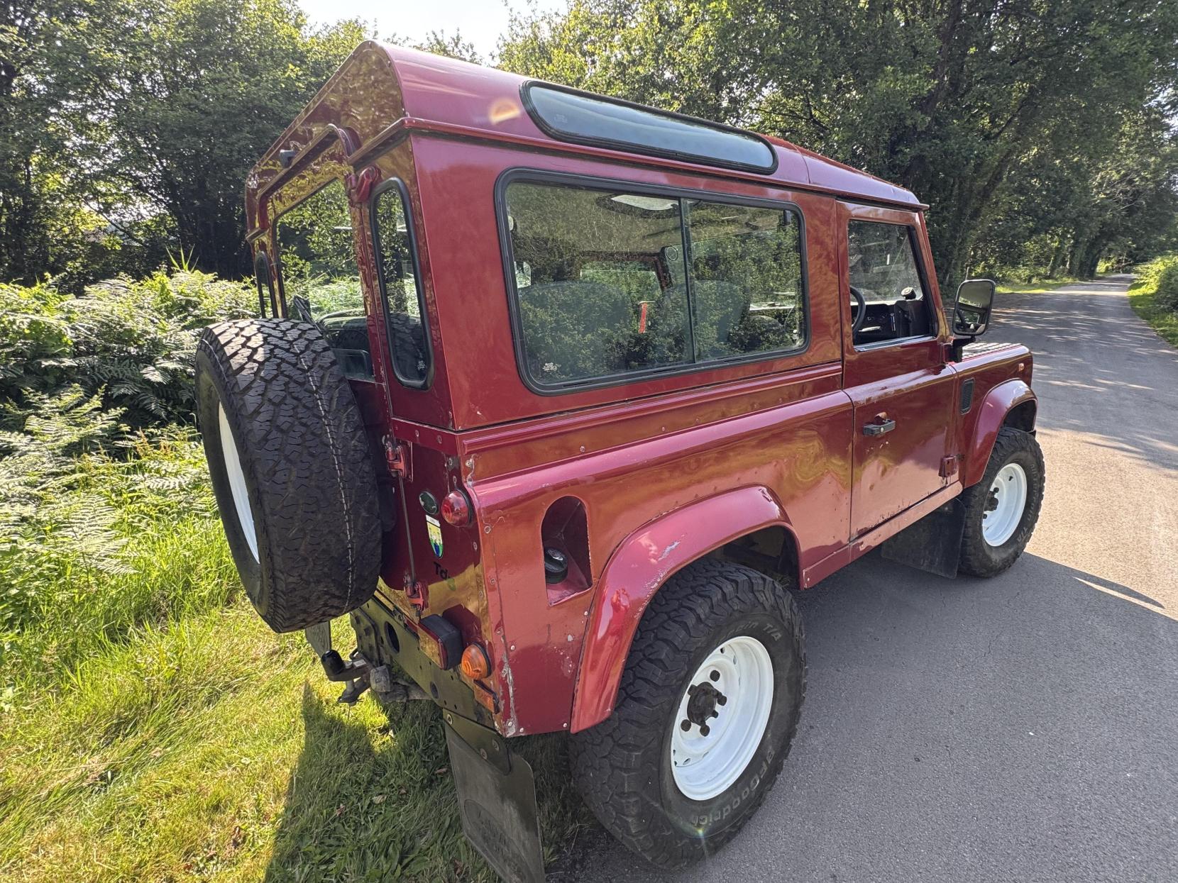 Land Rover Defender 90 2.5 TDi County SUV Diesel Manual SWB (111 bhp)