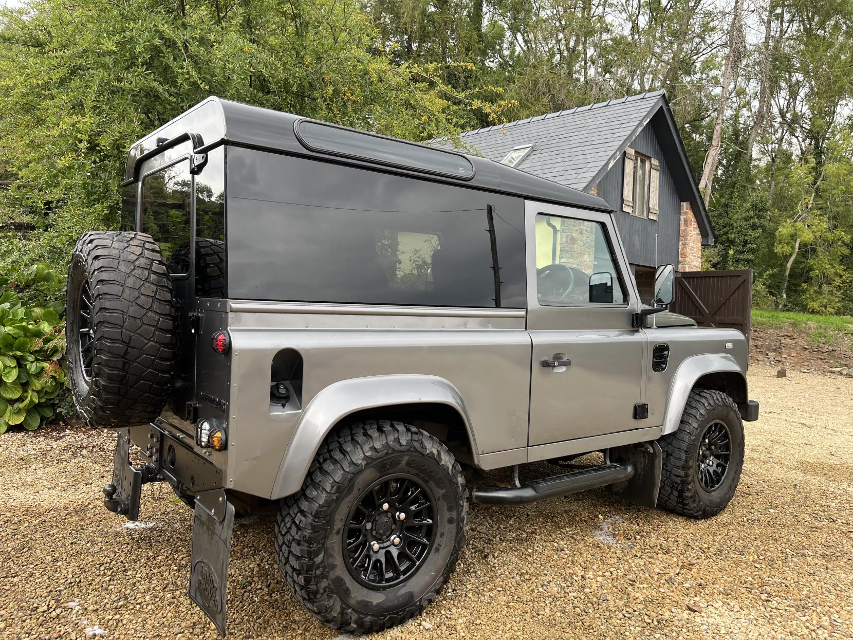 Land Rover Defender 90 XS
