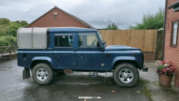 Land Rover Defender 110 2.4