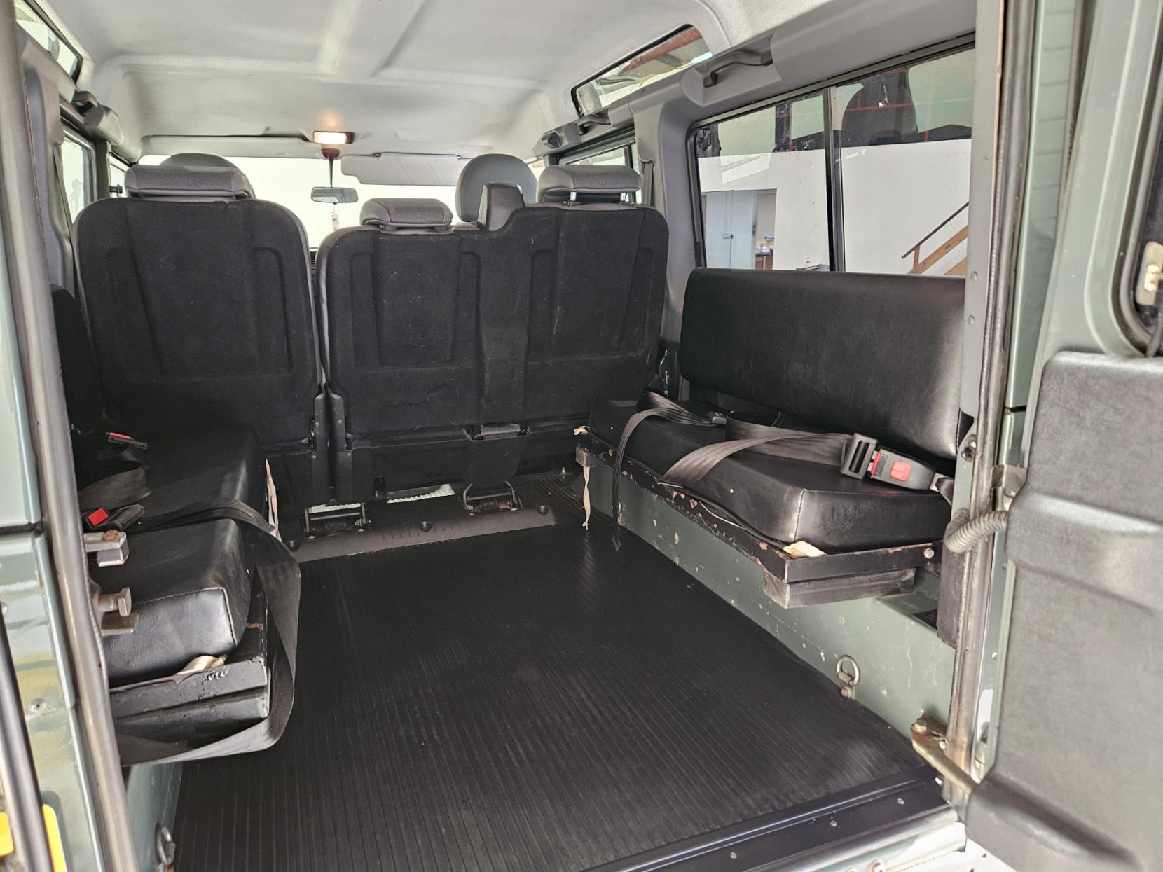 Land Rover Defender 110 2.2 TDCi County Station Wagon Double Cab 5dr Diesel Manual 4WD MWB Euro 5 (122 ps)