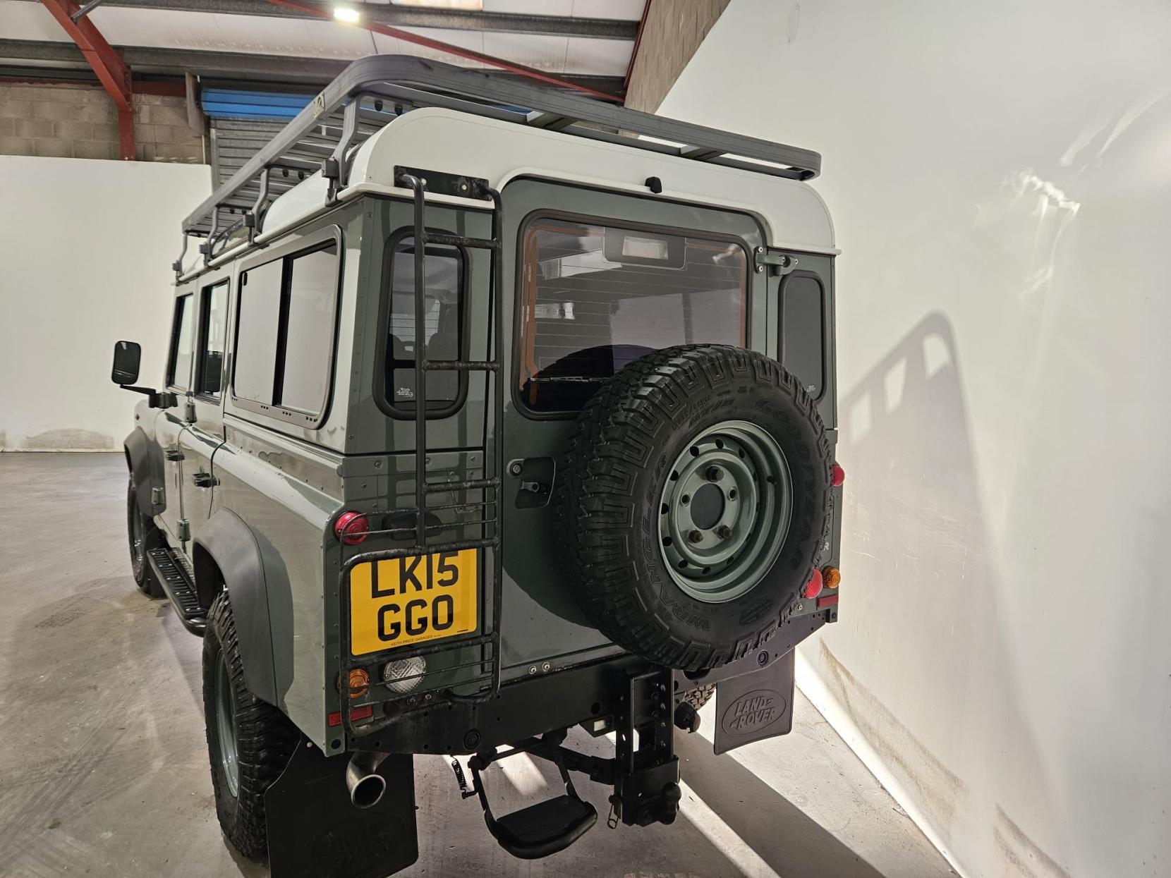 Land Rover Defender 110 2.2 TDCi County Station Wagon Double Cab 5dr Diesel Manual 4WD MWB Euro 5 (122 ps)