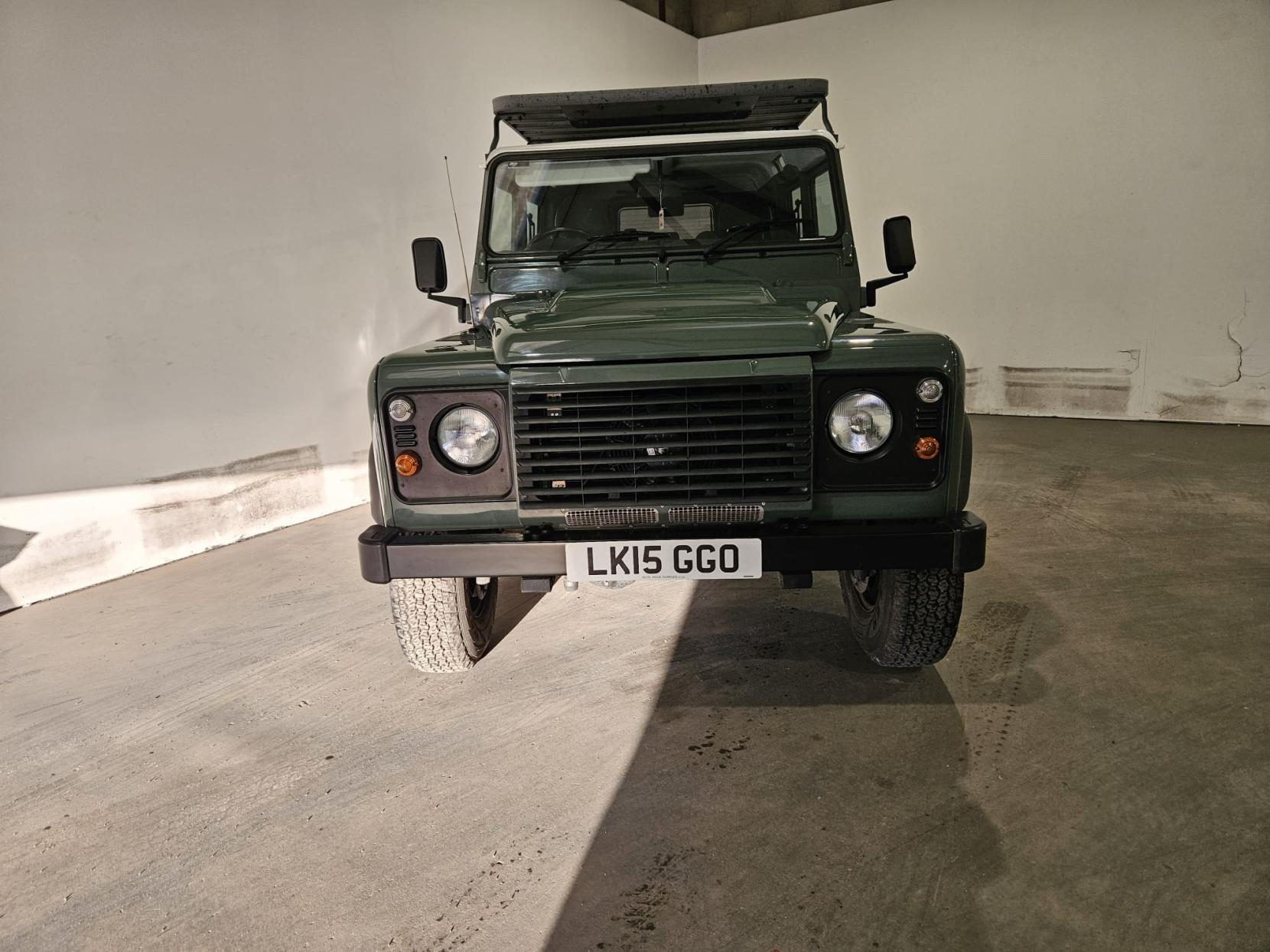 Land Rover Defender 110 2.2 TDCi County Station Wagon Double Cab 5dr Diesel Manual 4WD MWB Euro 5 (122 ps)