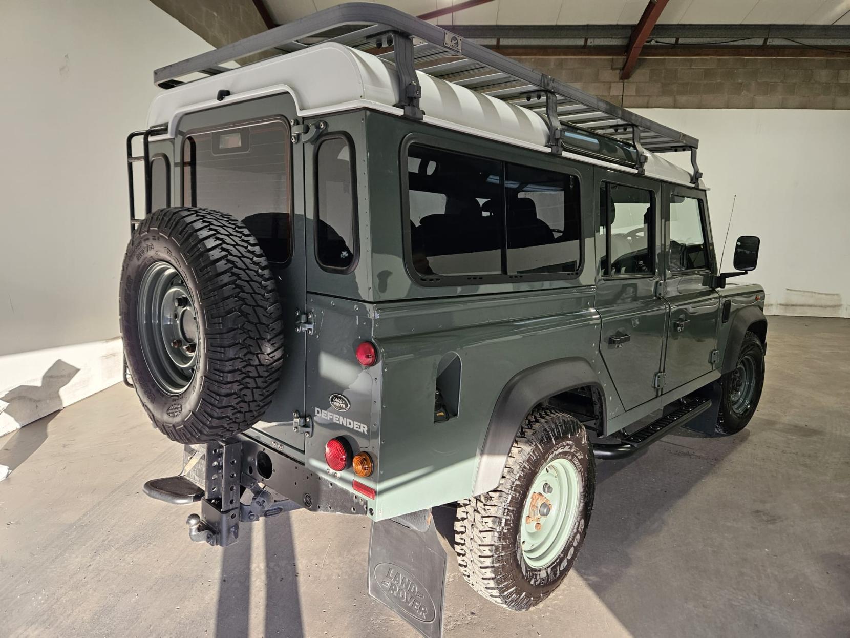 Land Rover Defender 110 2.2 TDCi County Station Wagon Double Cab 5dr Diesel Manual 4WD MWB Euro 5 (122 ps)