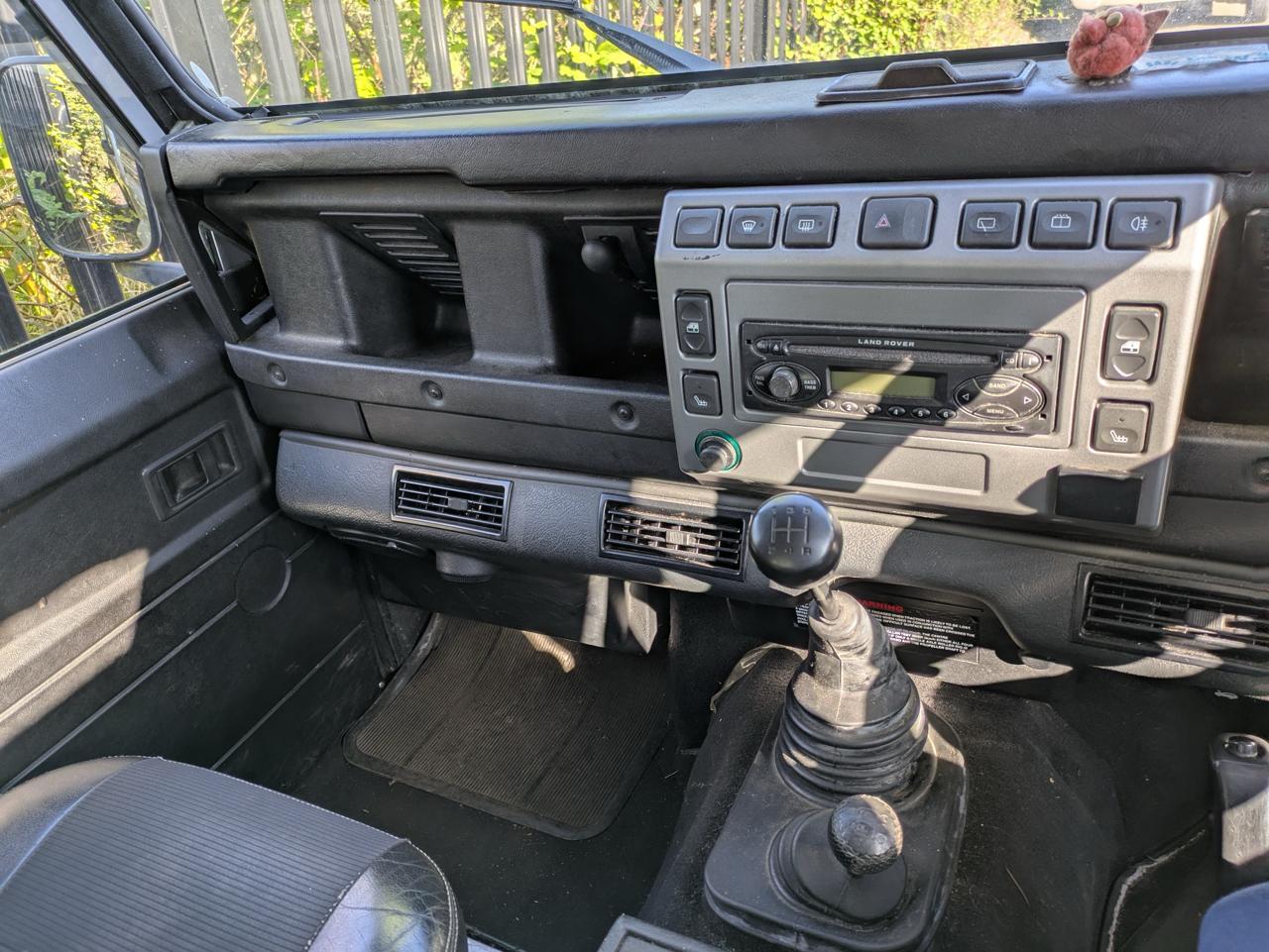 Land Rover Defender 90 2.5 TD5 XS SUV 3dr Diesel Manual (282 g/km, 120 bhp)