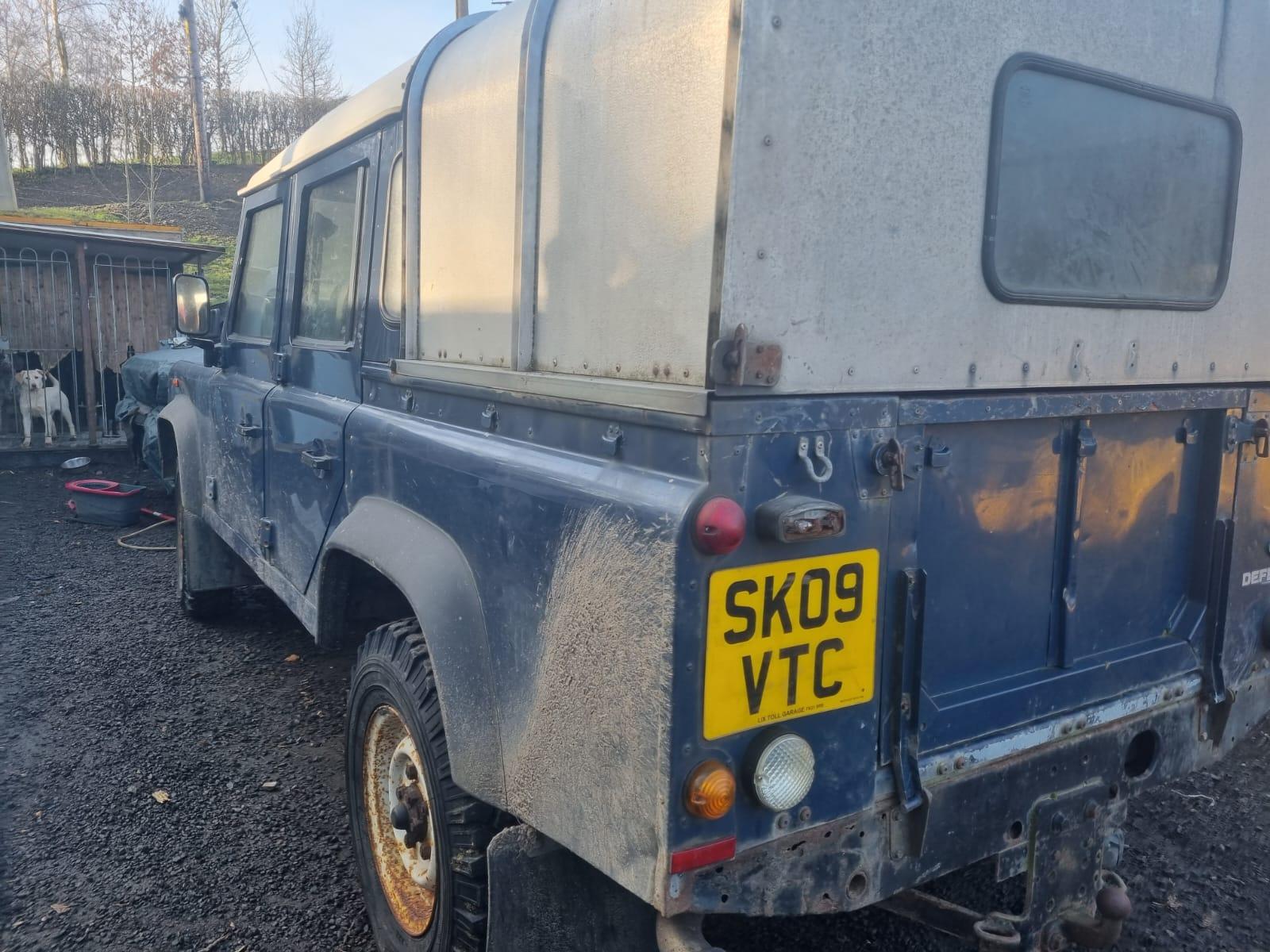Land Rover Defender 110 2.4 TDCi County Pickup Double Cab 4dr Diesel Manual 4WD MWB Euro 4 (122 bhp)