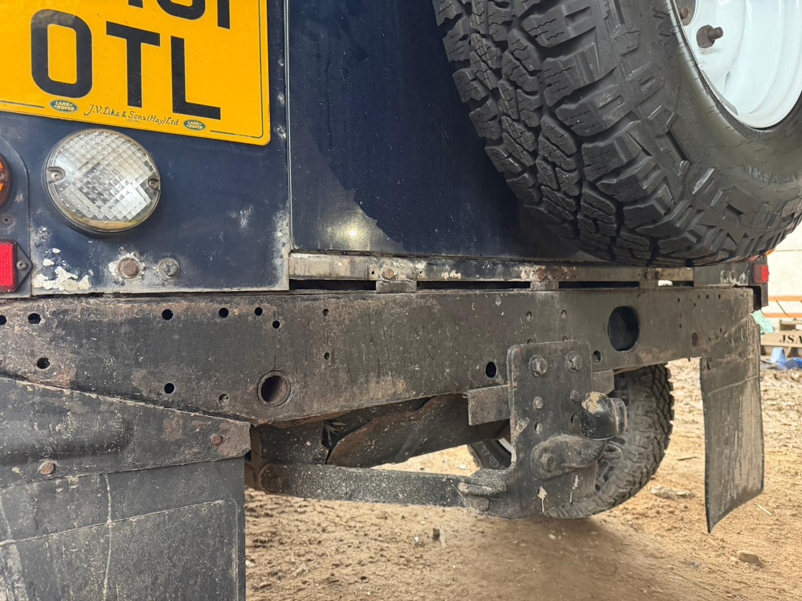 Land Rover Defender 90 2.5 TD5 County Hard Top SUV 3dr Diesel Manual SWB (282 g/km, 120 bhp)