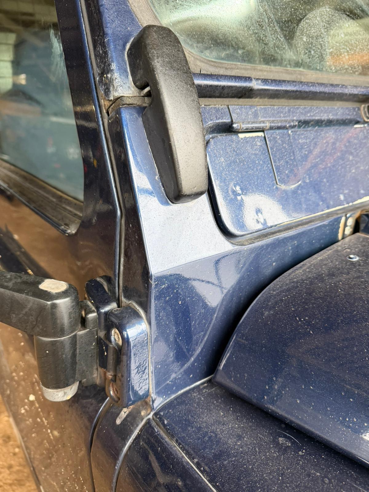 Land Rover Defender 90 2.5 TD5 County Hard Top SUV 3dr Diesel Manual SWB (282 g/km, 120 bhp)