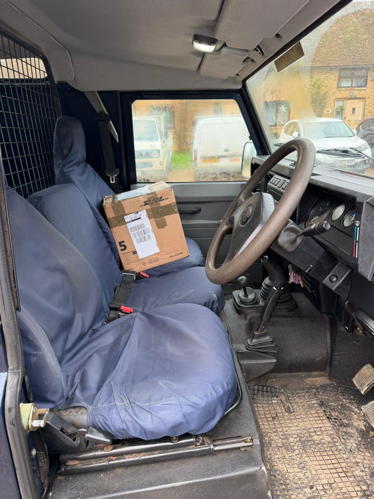 Land Rover Defender 90 2.5 TD5 County Hard Top SUV 3dr Diesel Manual SWB (282 g/km, 120 bhp)