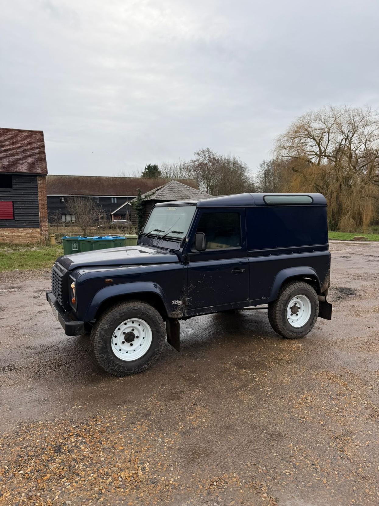 Land Rover Defender 90 2.5 TD5 County Hard Top SUV 3dr Diesel Manual SWB (282 g/km, 120 bhp)