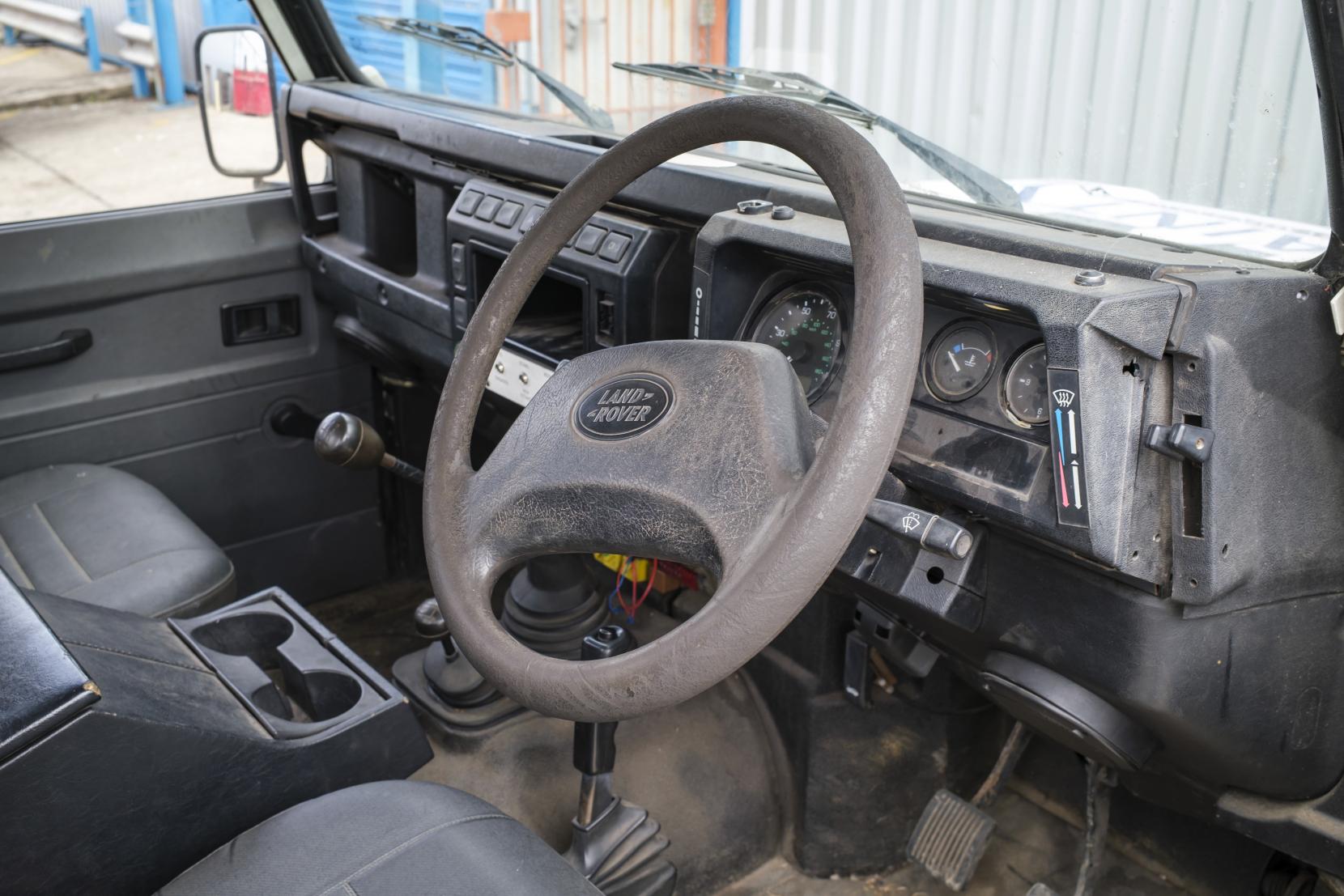 Land Rover Defender 130 2.5