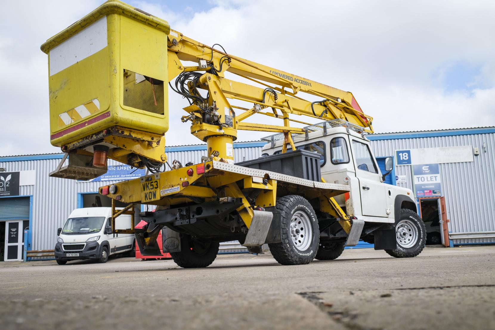 Land Rover Defender 130 2.5