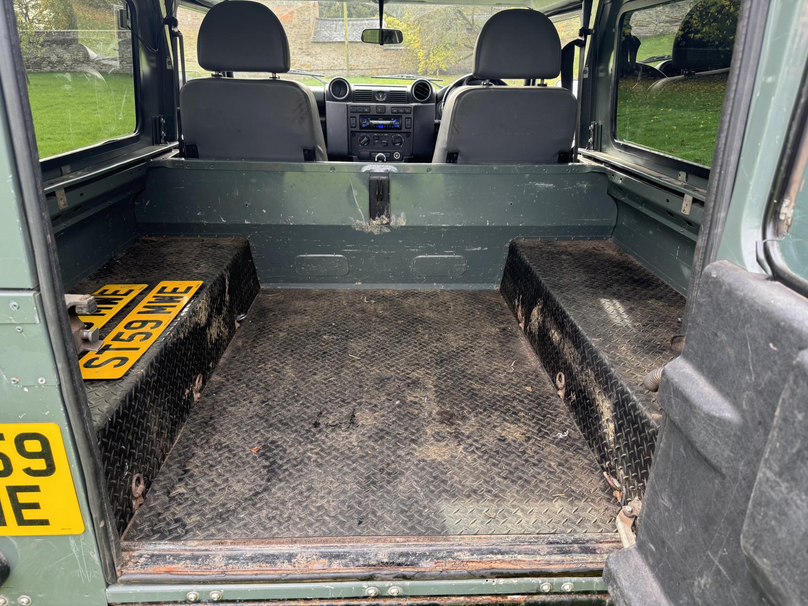 Land Rover Defender 90 2.4 County SUV LCV (2007 - 2016)