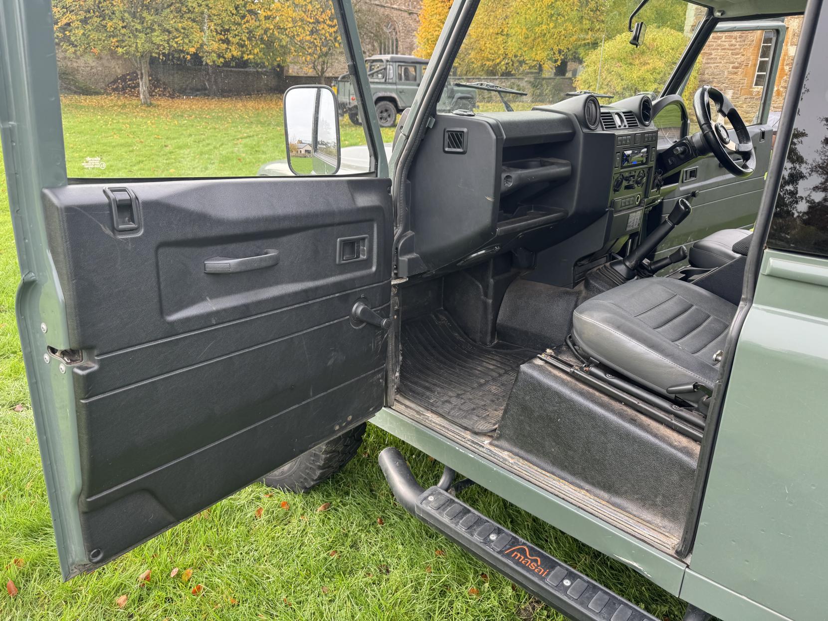 Land Rover Defender 90 2.4 County SUV LCV (2007 - 2016)