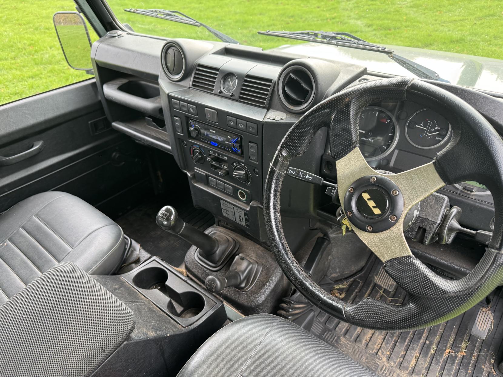 Land Rover Defender 90 2.4 County SUV LCV (2007 - 2016)