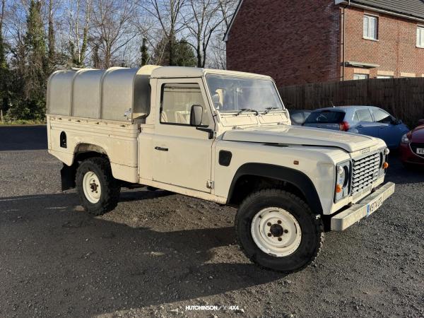 Land Rover Defender 110