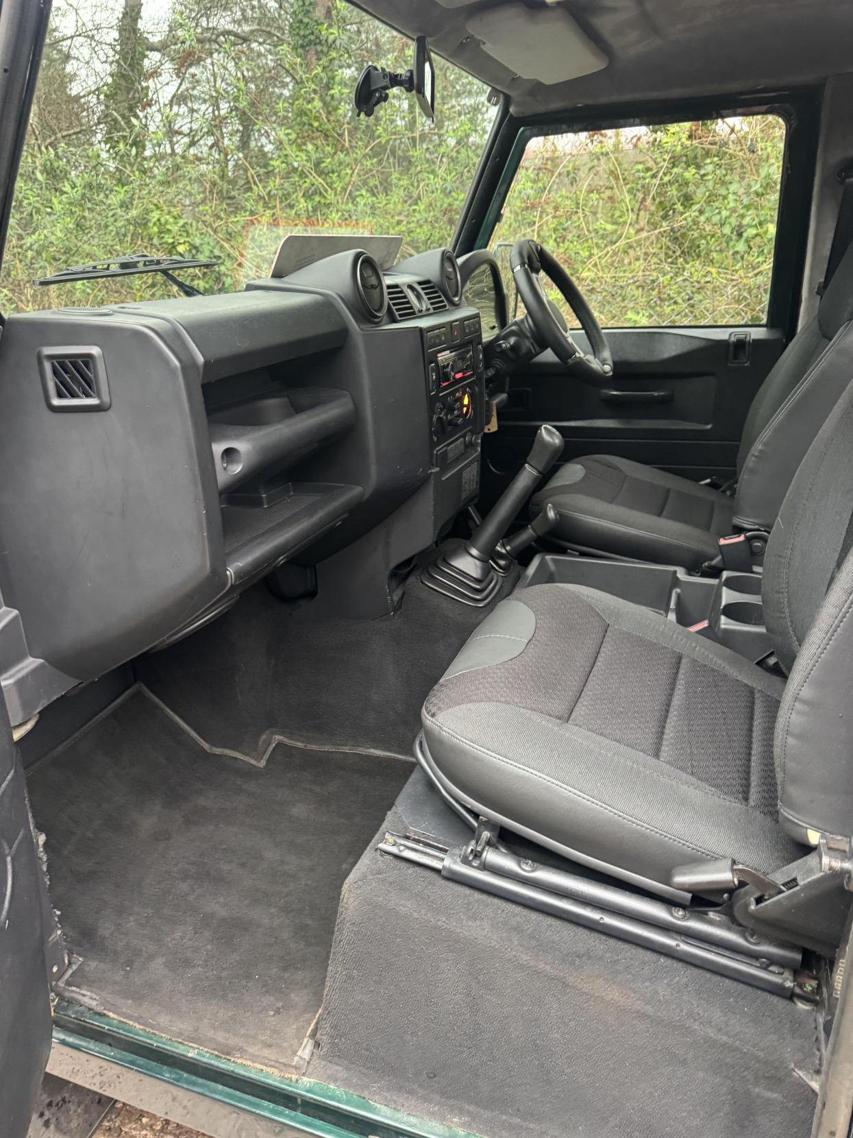 Land Rover Defender 110 2.4 TDCi County Pickup 2dr Diesel Manual 4WD MWB Euro 4 (122 bhp)