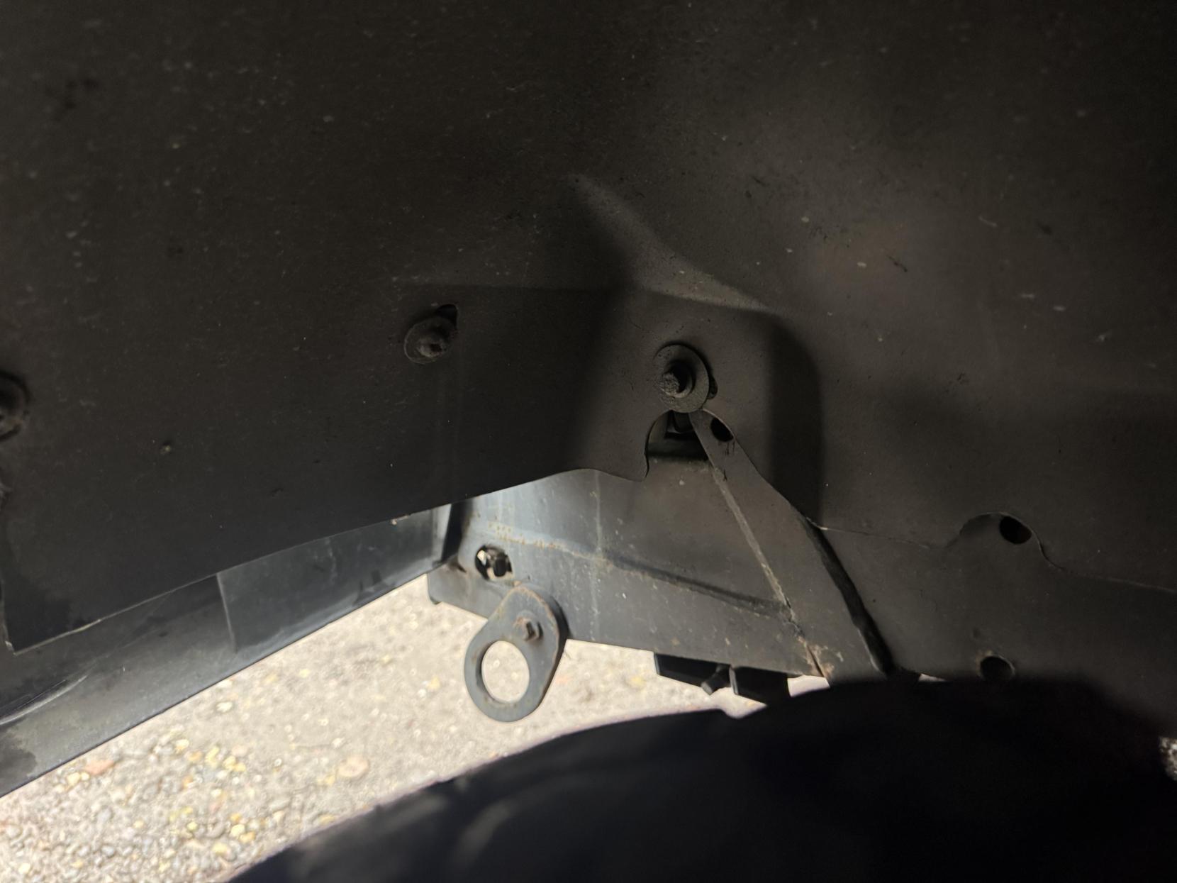 Land Rover Defender 110 2.4 TDCi County Pickup 2dr Diesel Manual 4WD MWB Euro 4 (122 bhp)