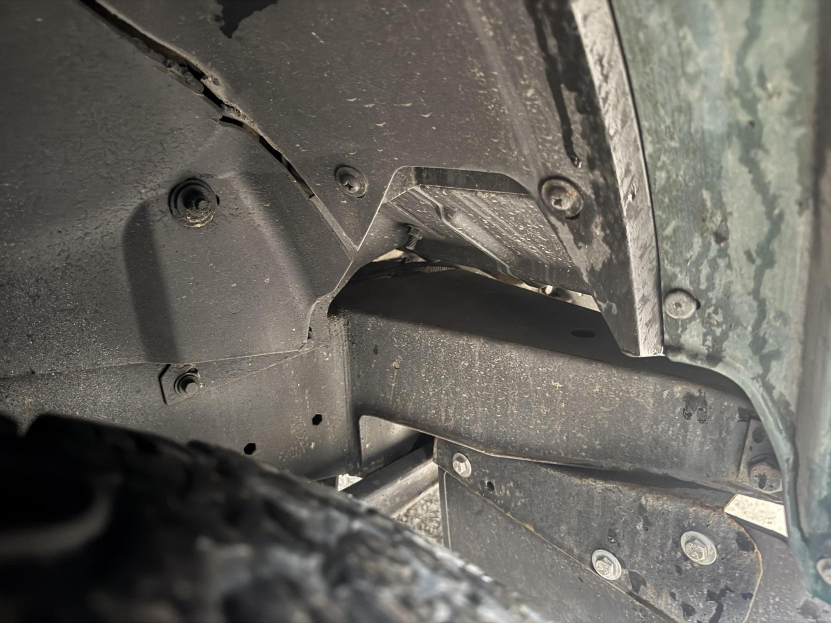 Land Rover Defender 110 2.4 TDCi County Pickup 2dr Diesel Manual 4WD MWB Euro 4 (122 bhp)