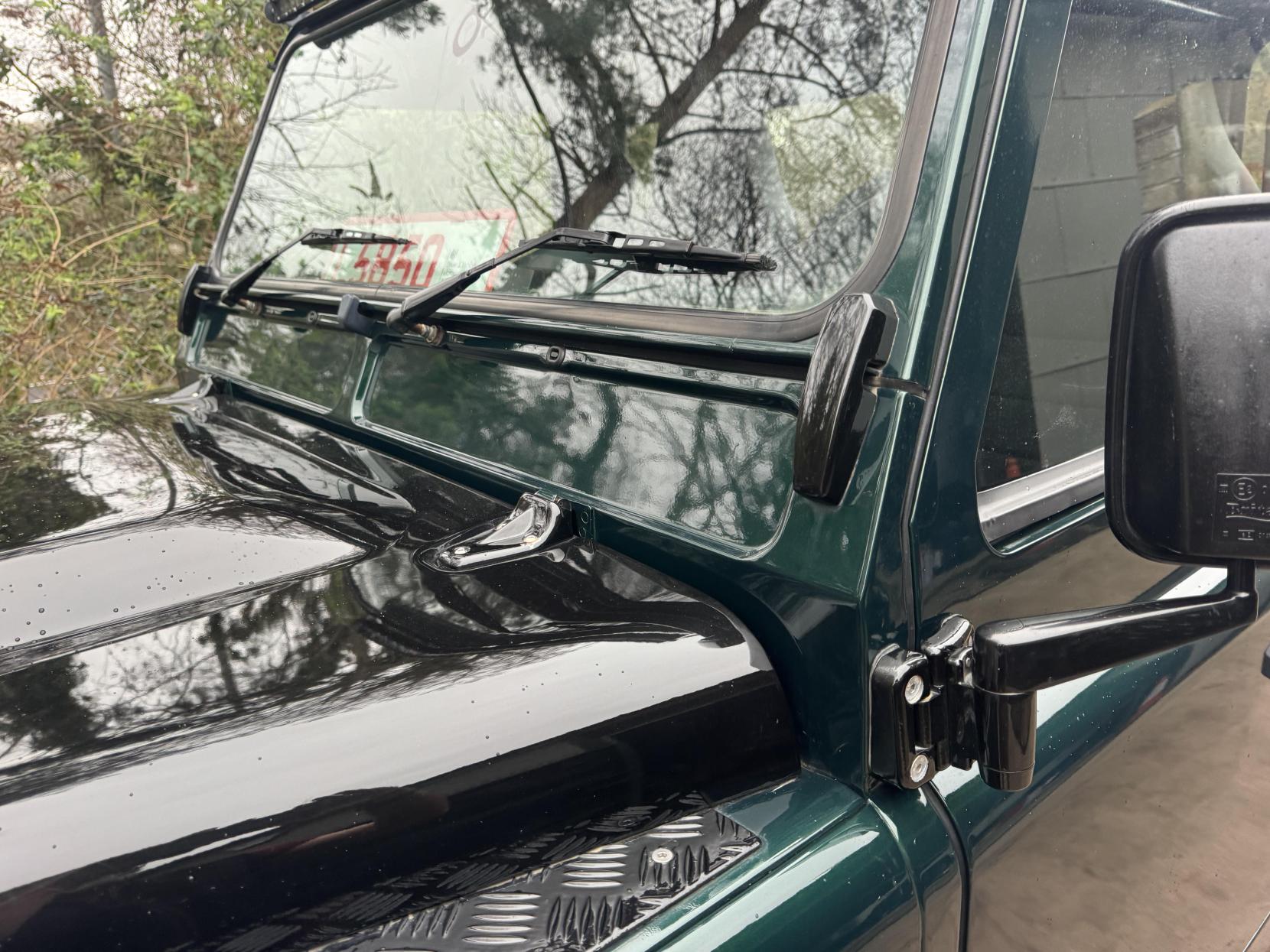 Land Rover Defender 110 2.4 TDCi County Pickup 2dr Diesel Manual 4WD MWB Euro 4 (122 bhp)