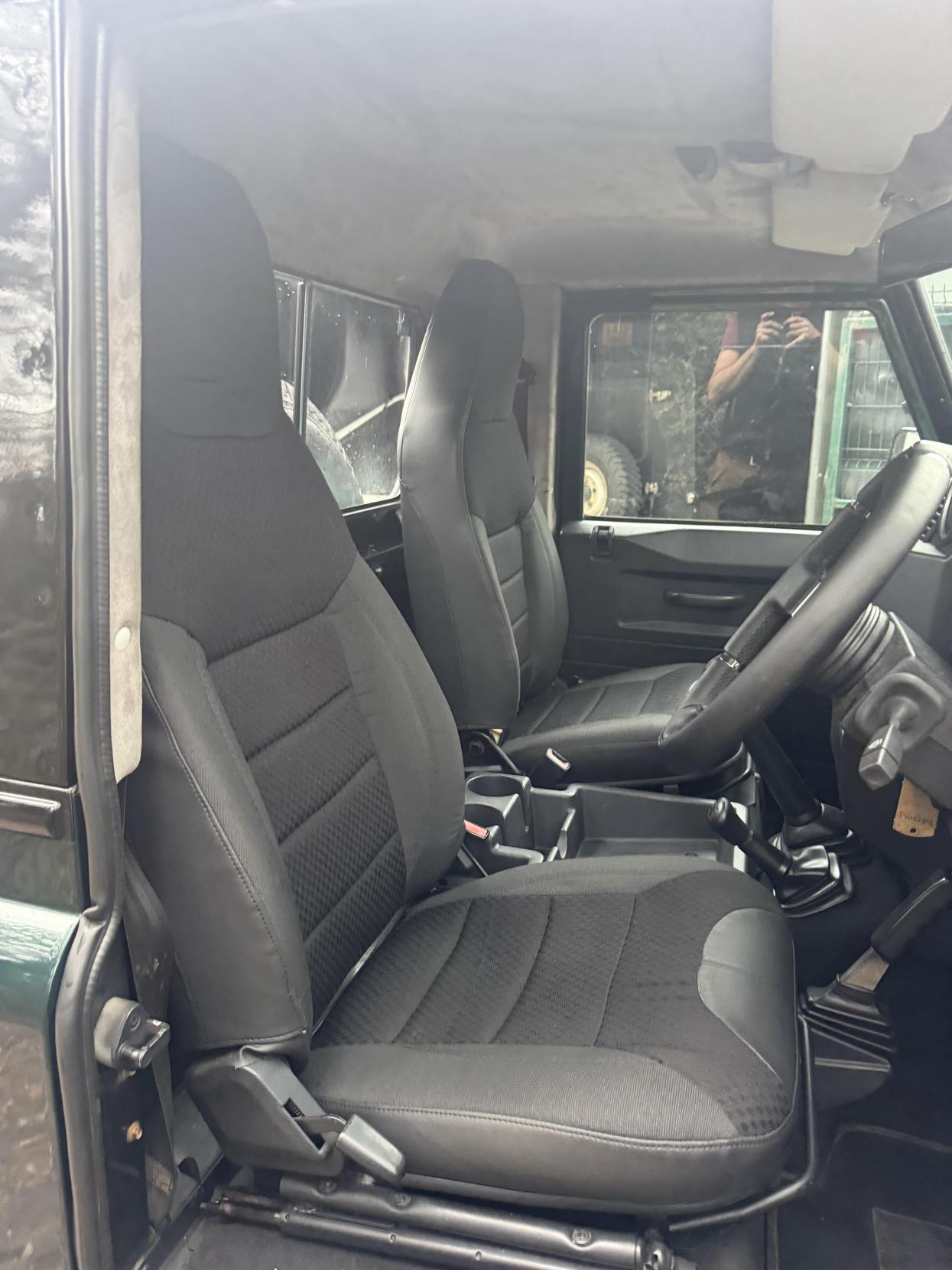 Land Rover Defender 110 2.4 TDCi County Pickup 2dr Diesel Manual 4WD MWB Euro 4 (122 bhp)