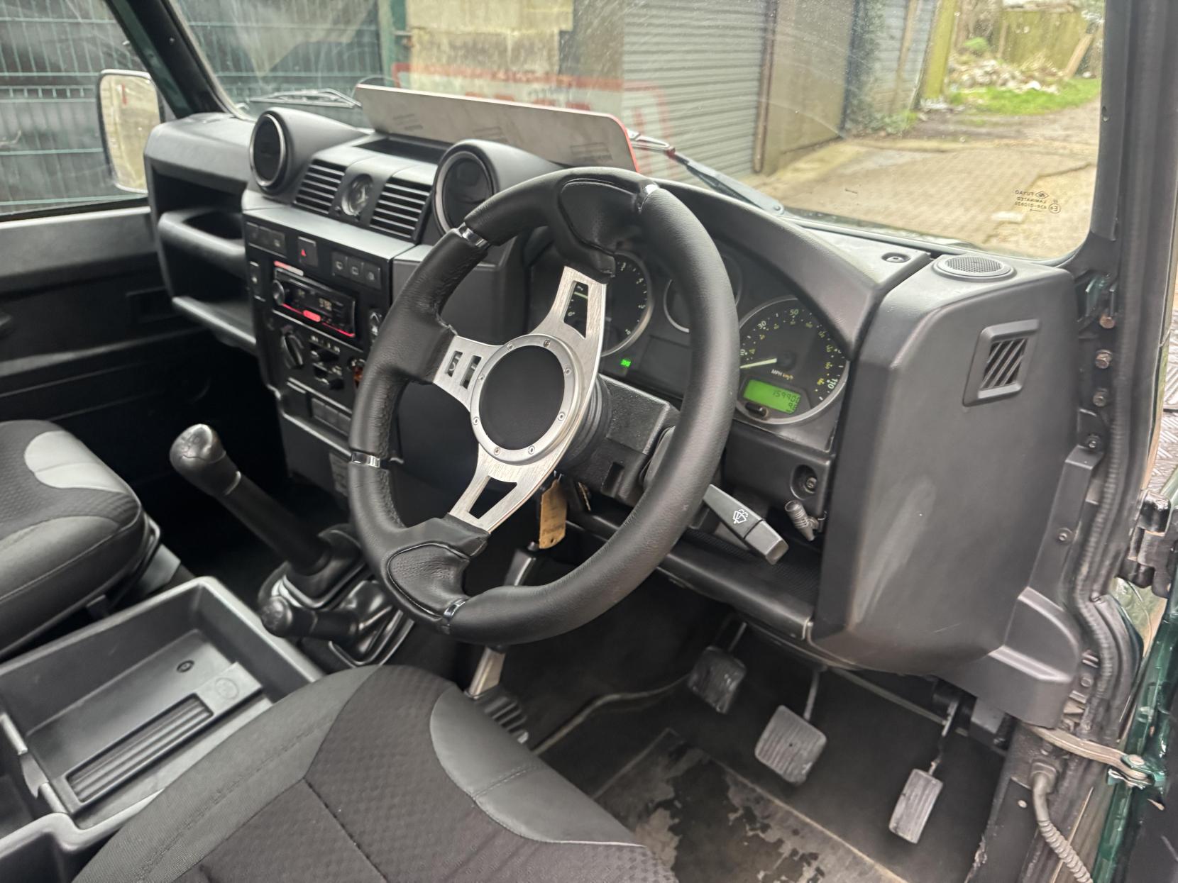 Land Rover Defender 110 2.4 TDCi County Pickup 2dr Diesel Manual 4WD MWB Euro 4 (122 bhp)