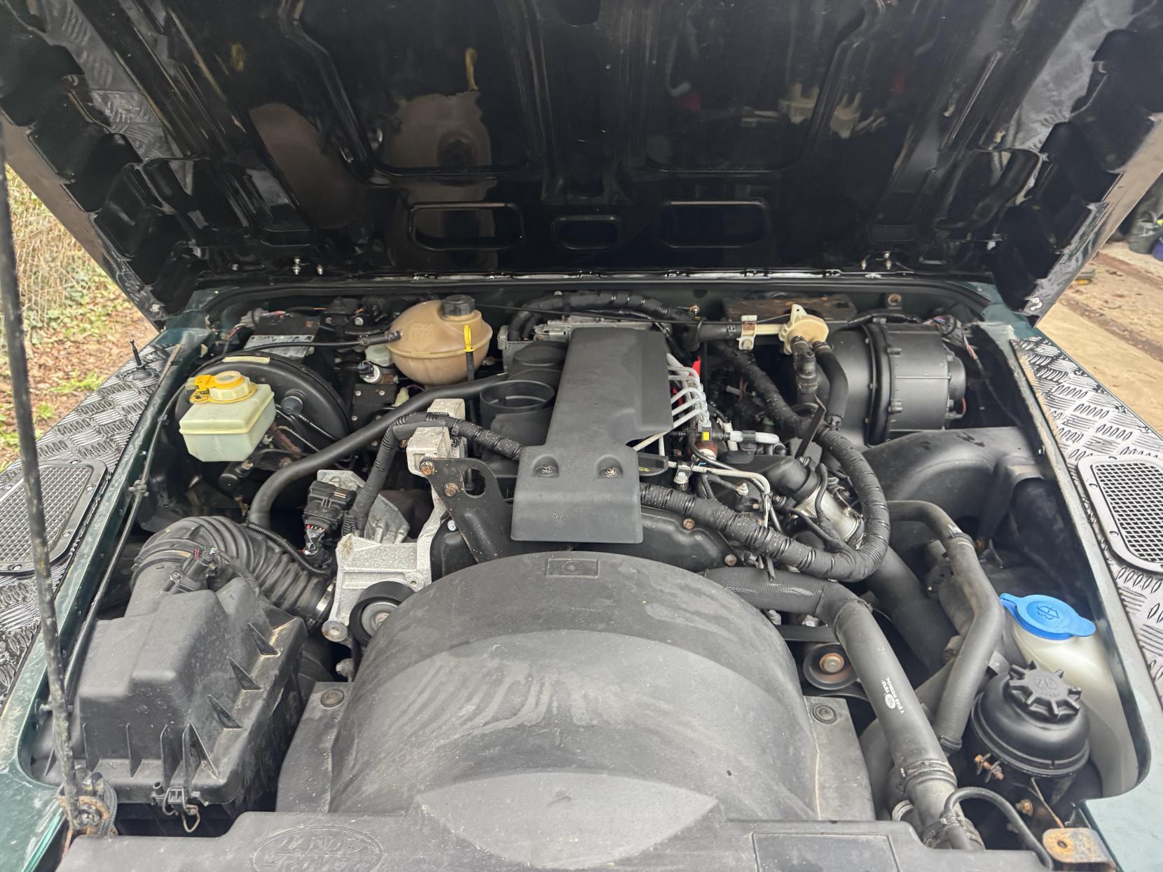 Land Rover Defender 110 2.4 TDCi County Pickup 2dr Diesel Manual 4WD MWB Euro 4 (122 bhp)