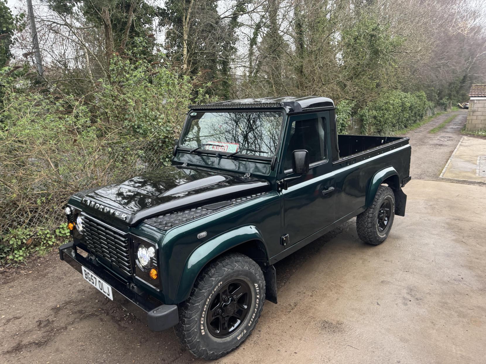 Land Rover Defender 110 2.4 TDCi County Pickup 2dr Diesel Manual 4WD MWB Euro 4 (122 bhp)