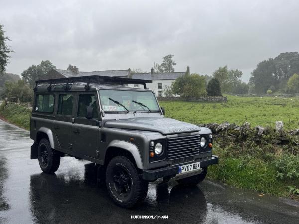 Land Rover Defender 110 2.4 TDCi County Station Wagon 5dr Diesel Manual 4WD MWB Euro 4 (122 bhp)