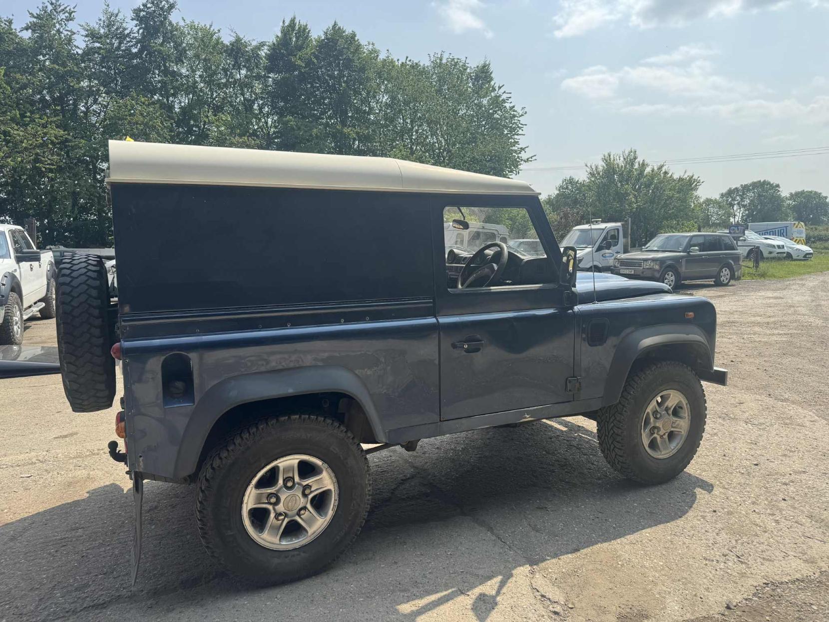 Land Rover Defender 90 2.4 Pickup (2006 - 2016)