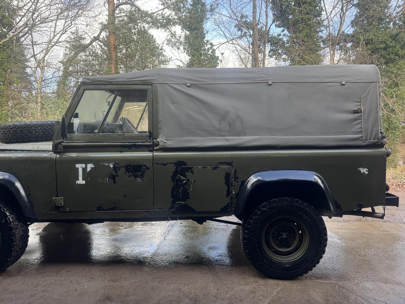 Land Rover Defender 110 2.5 Pickup (1990 - 2006)