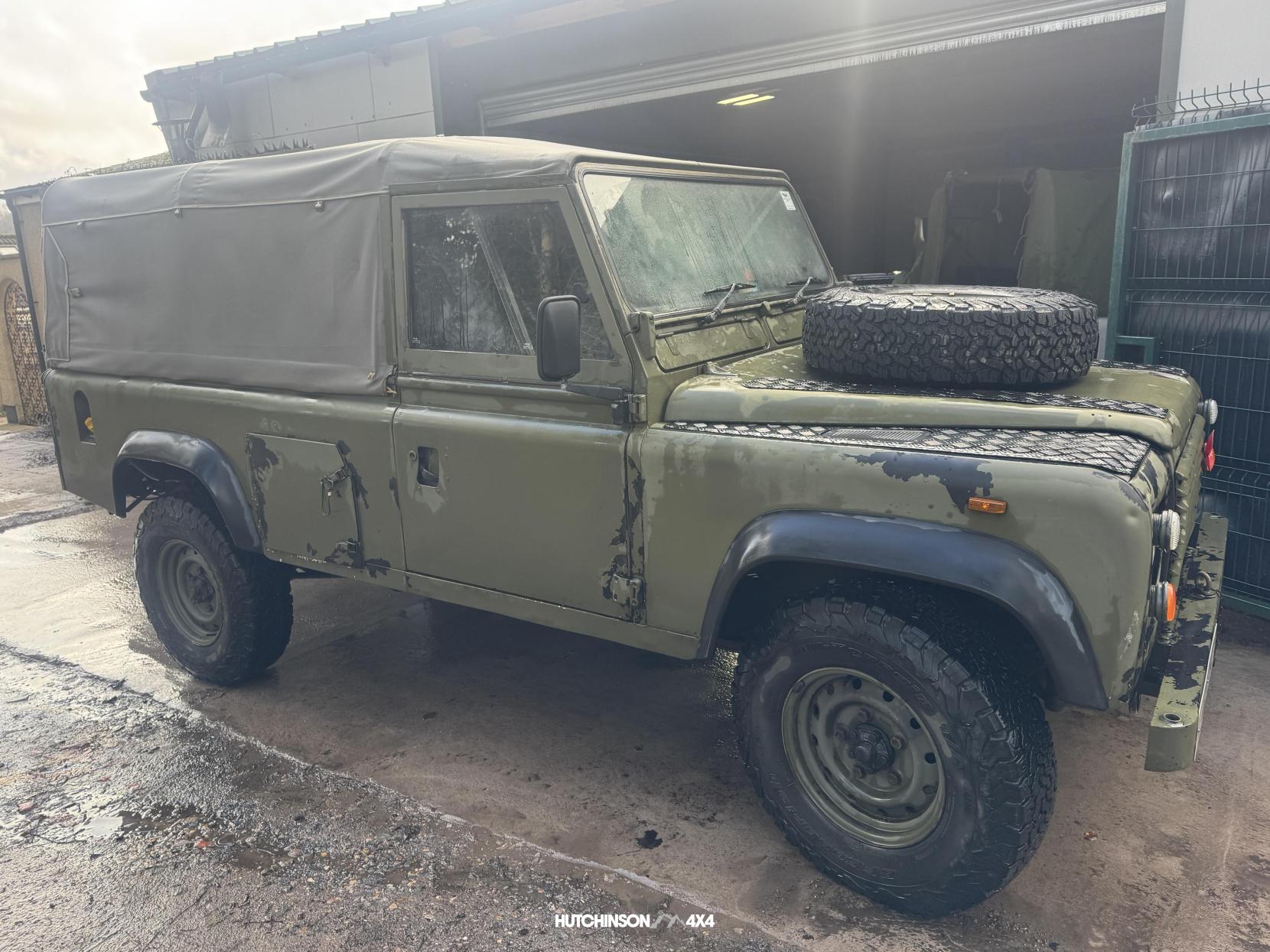 Land Rover Defender 110 2.5 Pickup (1990 - 2006)