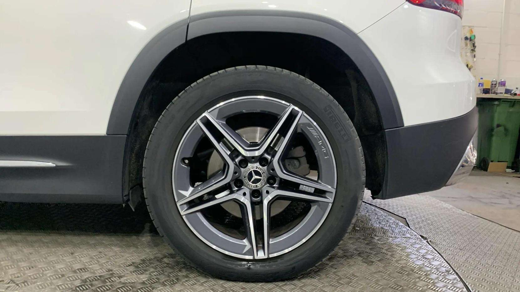 Mercedes-Benz GLB 1.3 GLB200 AMG Line SUV 5dr Petrol 7G-DCT Euro 6 (s/s) (163 ps)
