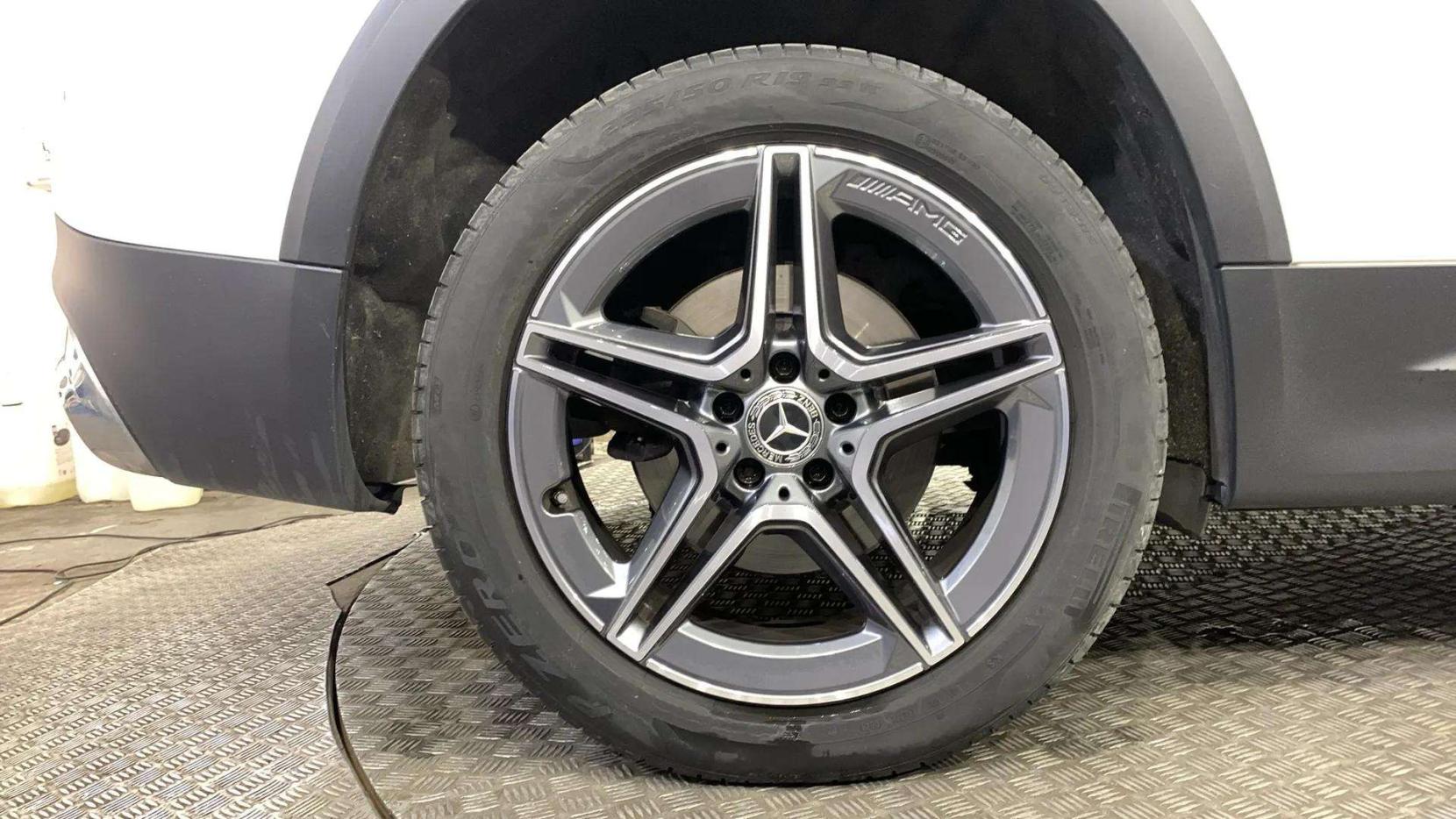Mercedes-Benz GLB 1.3 GLB200 AMG Line SUV 5dr Petrol 7G-DCT Euro 6 (s/s) (163 ps)