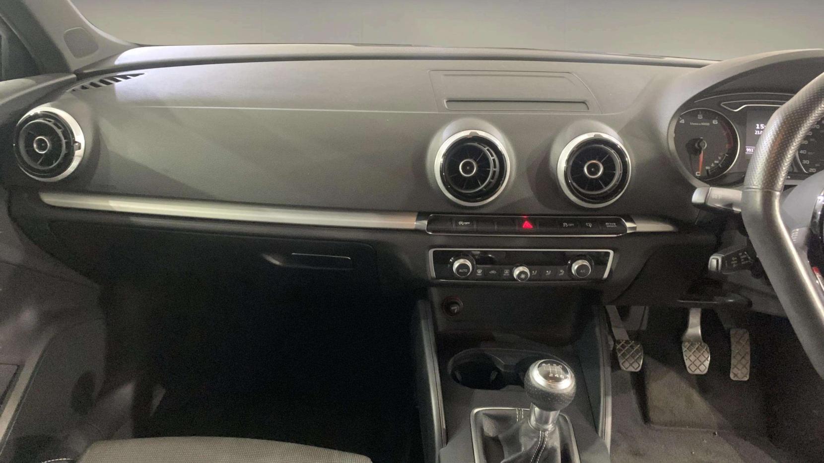 Audi A3 1.4 TFSI S line Hatchback 3dr Petrol Manual Euro 6 (s/s) (125 ps)