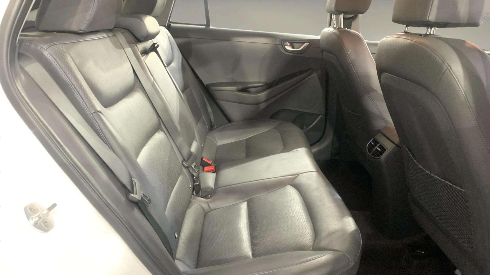 Hyundai IONIQ 1.6 h-GDi Premium SE Hatchback 5dr Petrol Hybrid DCT Euro 6 (s/s) (141 ps)