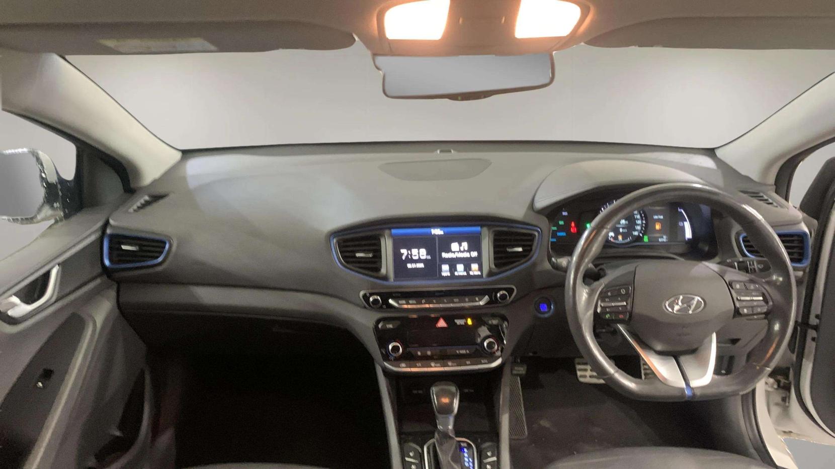 Hyundai IONIQ 1.6 h-GDi Premium SE Hatchback 5dr Petrol Hybrid DCT Euro 6 (s/s) (141 ps)