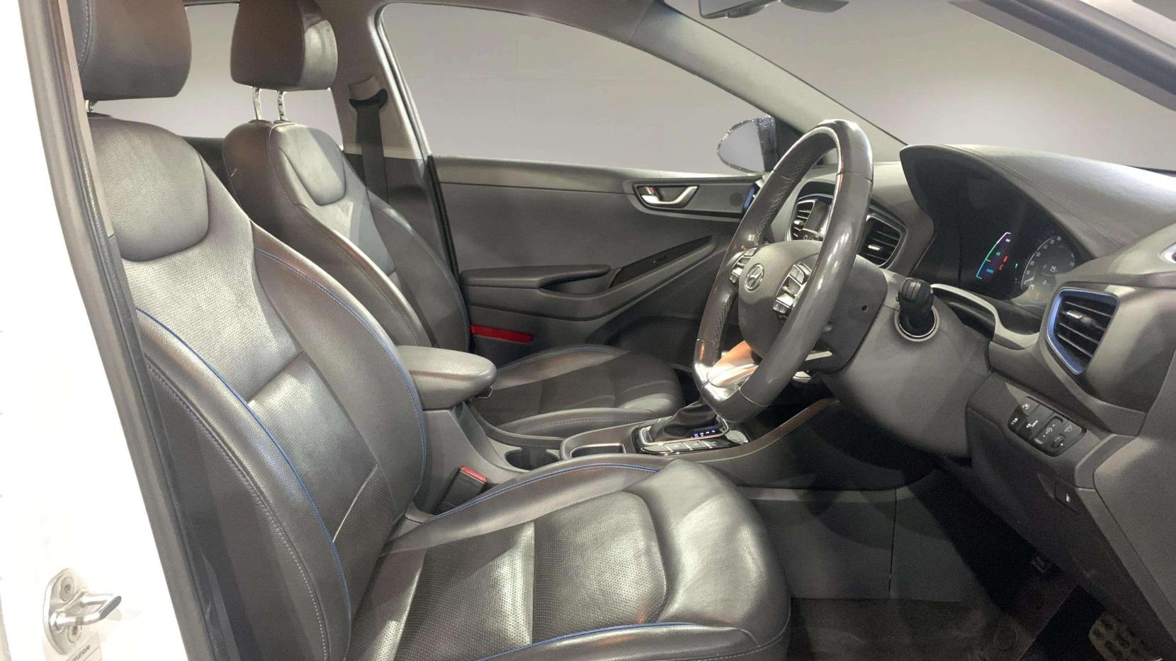 Hyundai IONIQ 1.6 h-GDi Premium SE Hatchback 5dr Petrol Hybrid DCT Euro 6 (s/s) (141 ps)