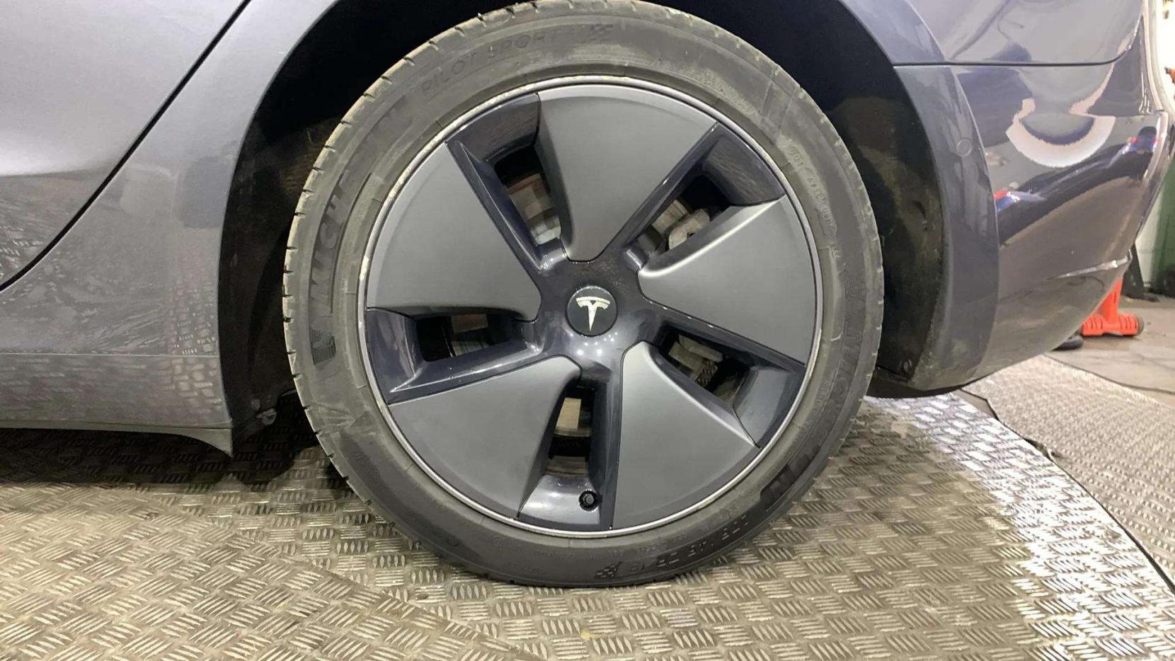 Tesla Model 3 Standard Range Plus Saloon 4dr Electric Auto RWD (241 bhp)