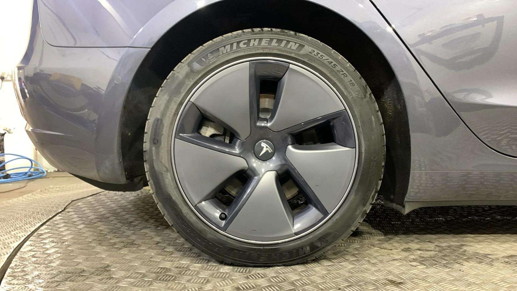 Tesla Model 3 Standard Range Plus Saloon 4dr Electric Auto RWD (241 bhp)