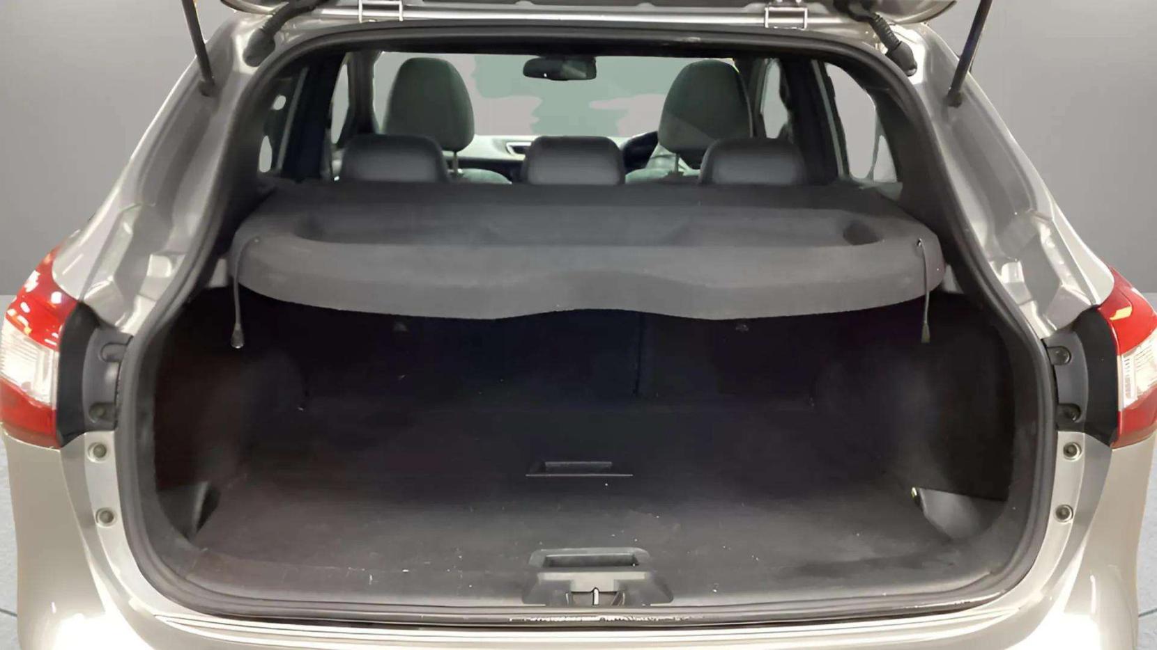 Nissan Qashqai 1.2 DIG-T N-Vision SUV 5dr Petrol Manual 2WD Euro 6 (s/s) (115 ps)