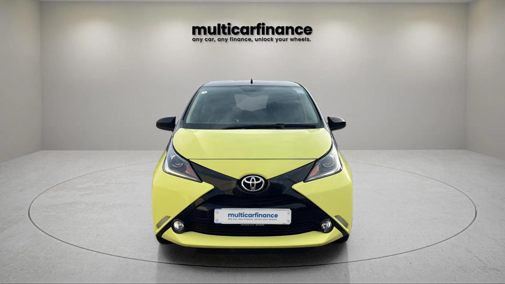 Toyota AYGO 1.0 VVT-i x-cite 3 Yellow Bi-Tone Hatchback 5dr Petrol Manual Euro 6 (68 ps)