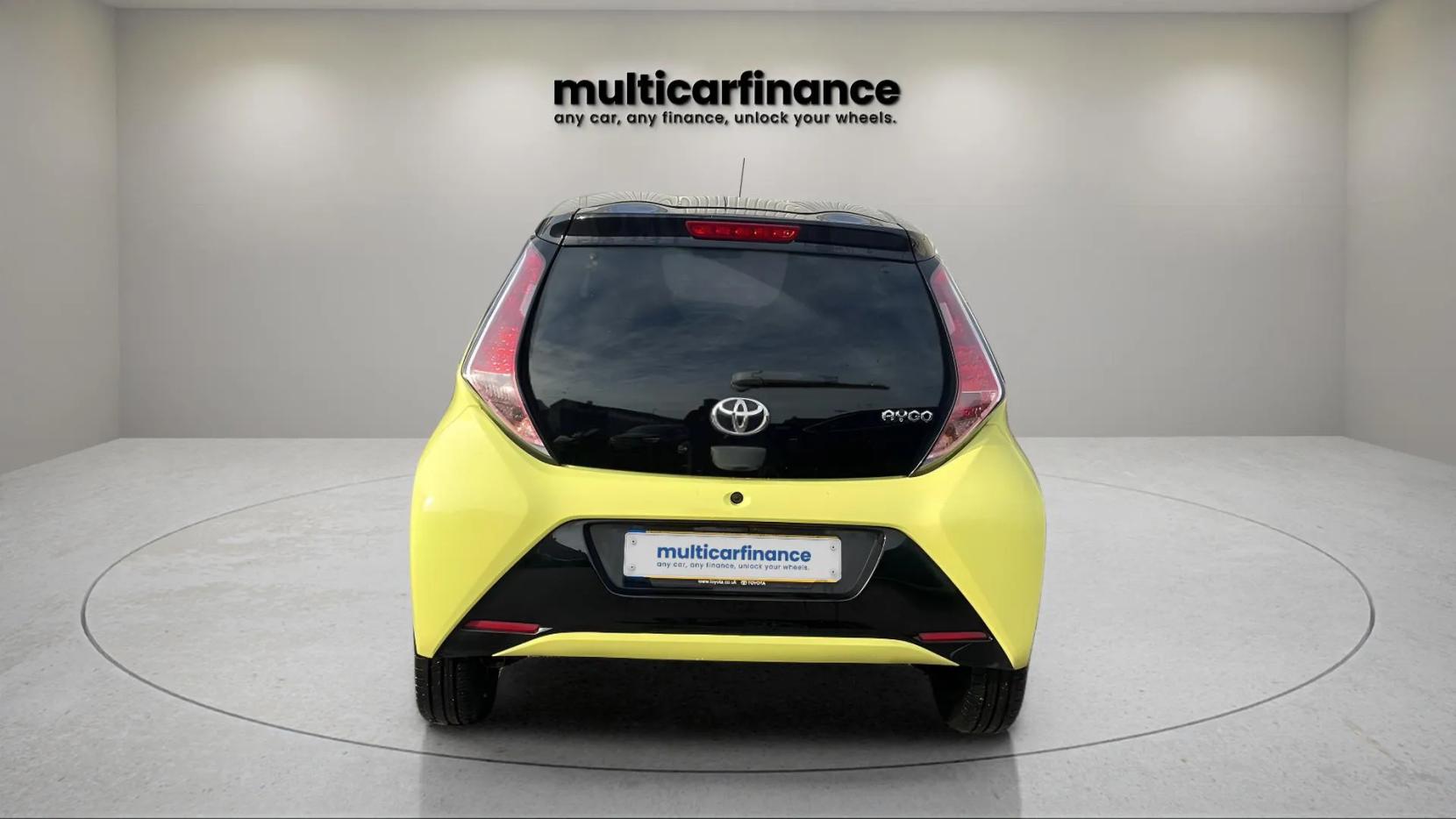 Toyota AYGO 1.0 VVT-i x-cite 3 Yellow Bi-Tone Hatchback 5dr Petrol Manual Euro 6 (68 ps)