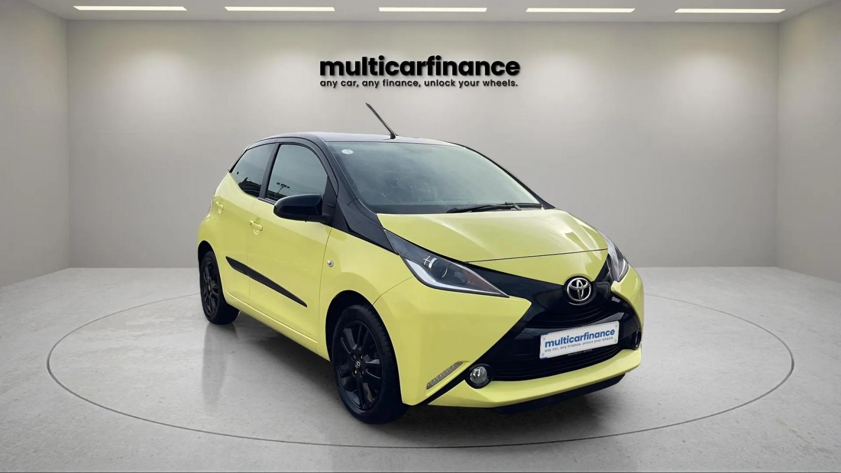 Toyota AYGO 1.0 VVT-i x-cite 3 Yellow Bi-Tone Hatchback 5dr Petrol Manual Euro 6 (68 ps)