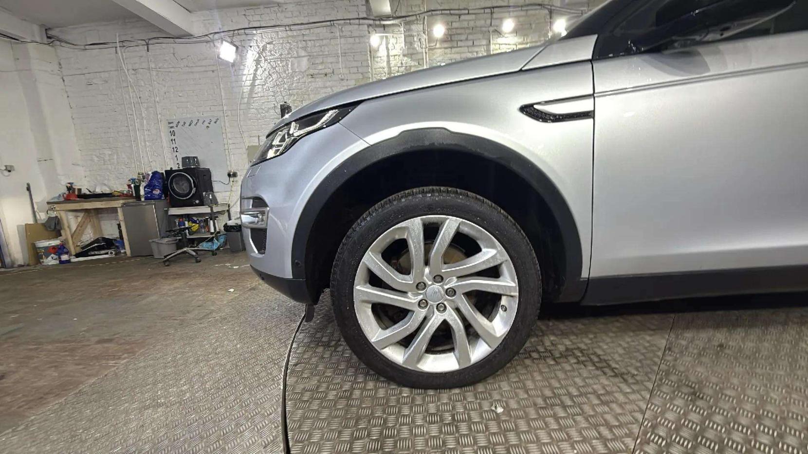 Land Rover Discovery Sport 2.0 TD4 HSE Luxury SUV 5dr Diesel Auto 4WD Euro 6 (s/s) (180 ps)
