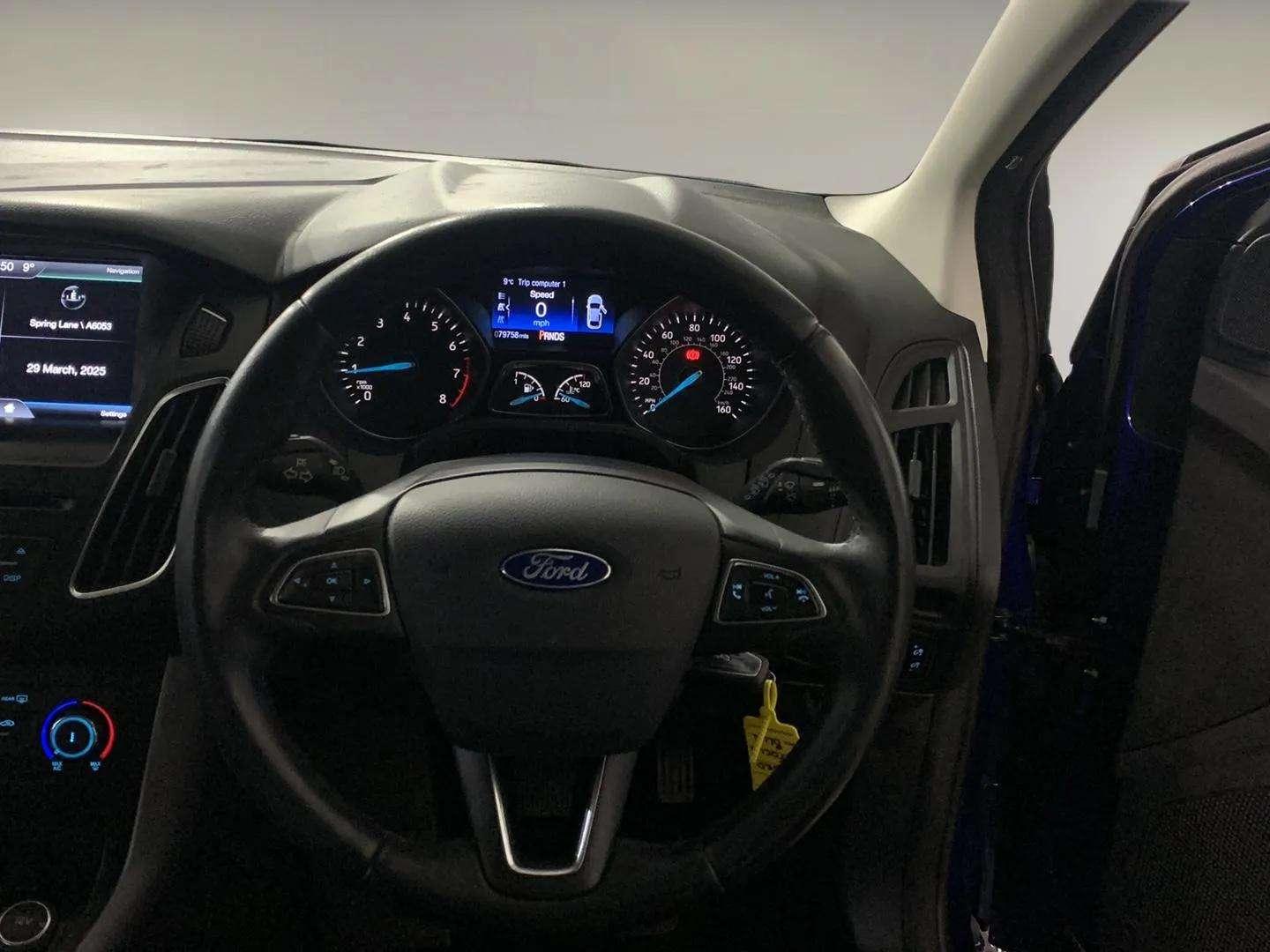 Ford Focus 1.6 Zetec Hatchback 5dr Petrol Powershift Euro 6 (125 ps)