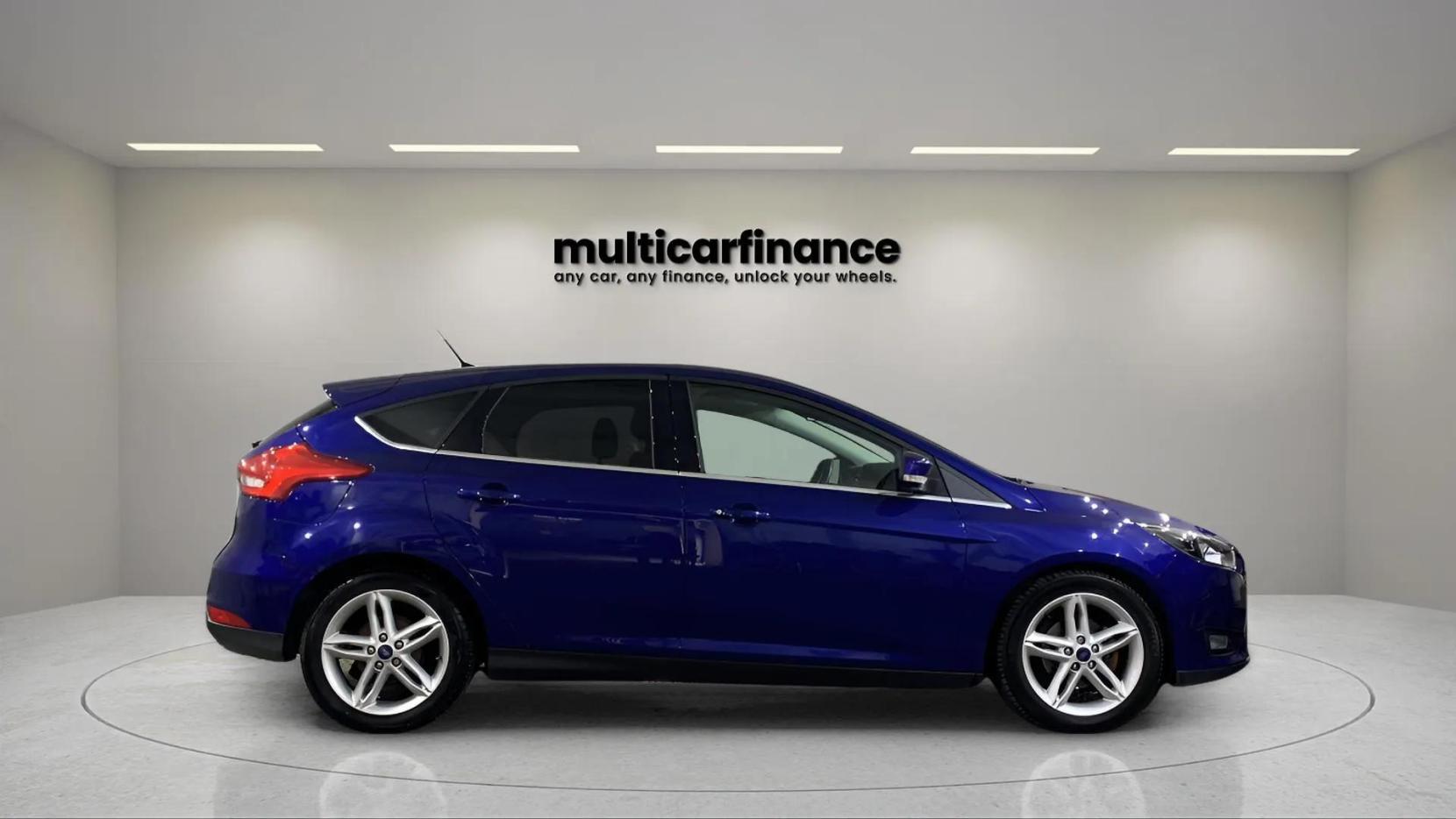 Ford Focus 1.6 Zetec Hatchback 5dr Petrol Powershift Euro 6 (125 ps)