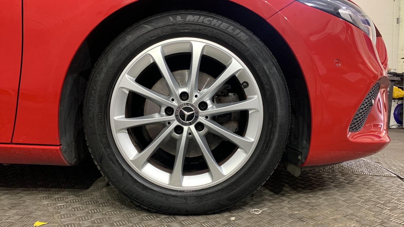 Mercedes-Benz A Class 1.5 A180d Sport (Premium) Hatchback 5dr Diesel 7G-DCT Euro 6 (s/s) (116 ps)