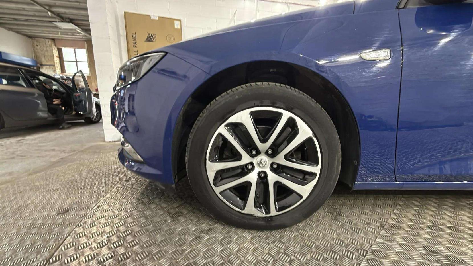 Vauxhall Insignia 1.6 Turbo D ecoTEC Design Nav Grand Sport 5dr Diesel Manual Euro 6 (s/s) (110 ps)